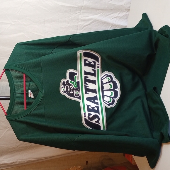 Seattle Thunderbirds Hockey Jersey - Picture 1 of 4